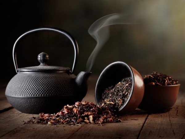 Звичайний, травяний і малиновий чай при застуді, грипі, ангіні