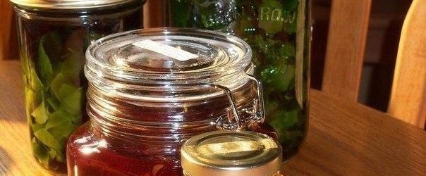 НАСТОЯНКИ, ЯКІ НЕОБХІДНО МАТИ В ДОМАШНІЙ АПТЕЧЦІ