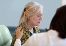 Почему женщины более восприимчивы к болезни Альцгеймера: исчерпывающее объяснение