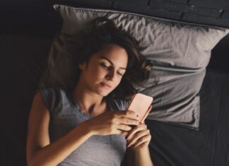 La procrastinación a la hora de dormir está relacionada con una mayor ansiedad, según un estudio