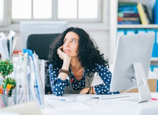 Tryb oczyszczania mózgu: dlaczego wyłączasz się, gdy brakuje ci snu