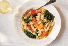 Високобілковий Суп з Гарбуза, Капусти Кале та Білої Квасолі: Збалансований Прийом Їжі