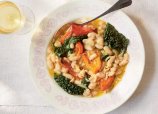 Eiwitrijke pompoen-, boerenkool- en witte bonensoep: een uitgebalanceerde maaltijd