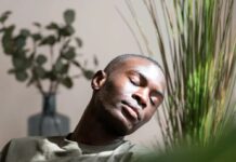 Mindfulness Demystified: Practical Ways to Reclaim Your Attention in a Chaotic World