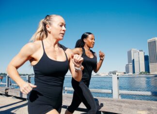 Resistenza vs Danza: perché mescolare il cardio con movimenti complessi protegge il tuo cervello