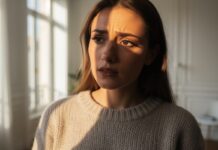Чому прохання про допомогу відчувається як загроза вашій безпеці